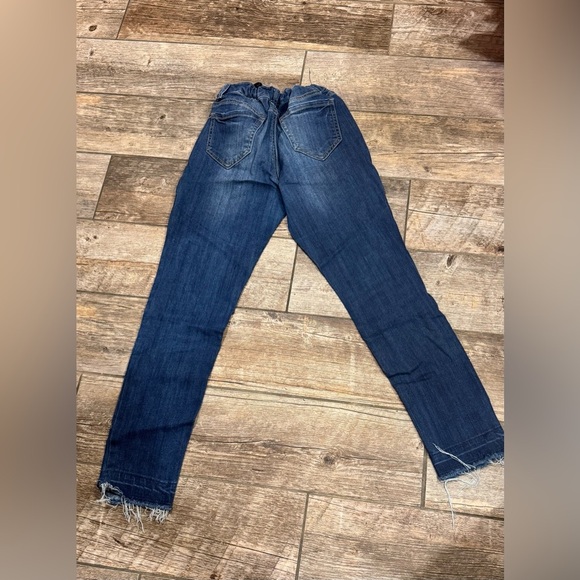 Jeans​ - Picture 9 of 11